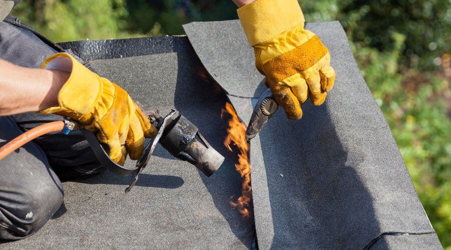 Professional gutter cleaning in Kennedy, MN